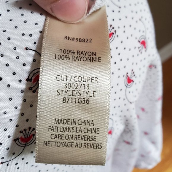 Max Studio Long sleeve floral smocked top Large - Picture 9 of 10